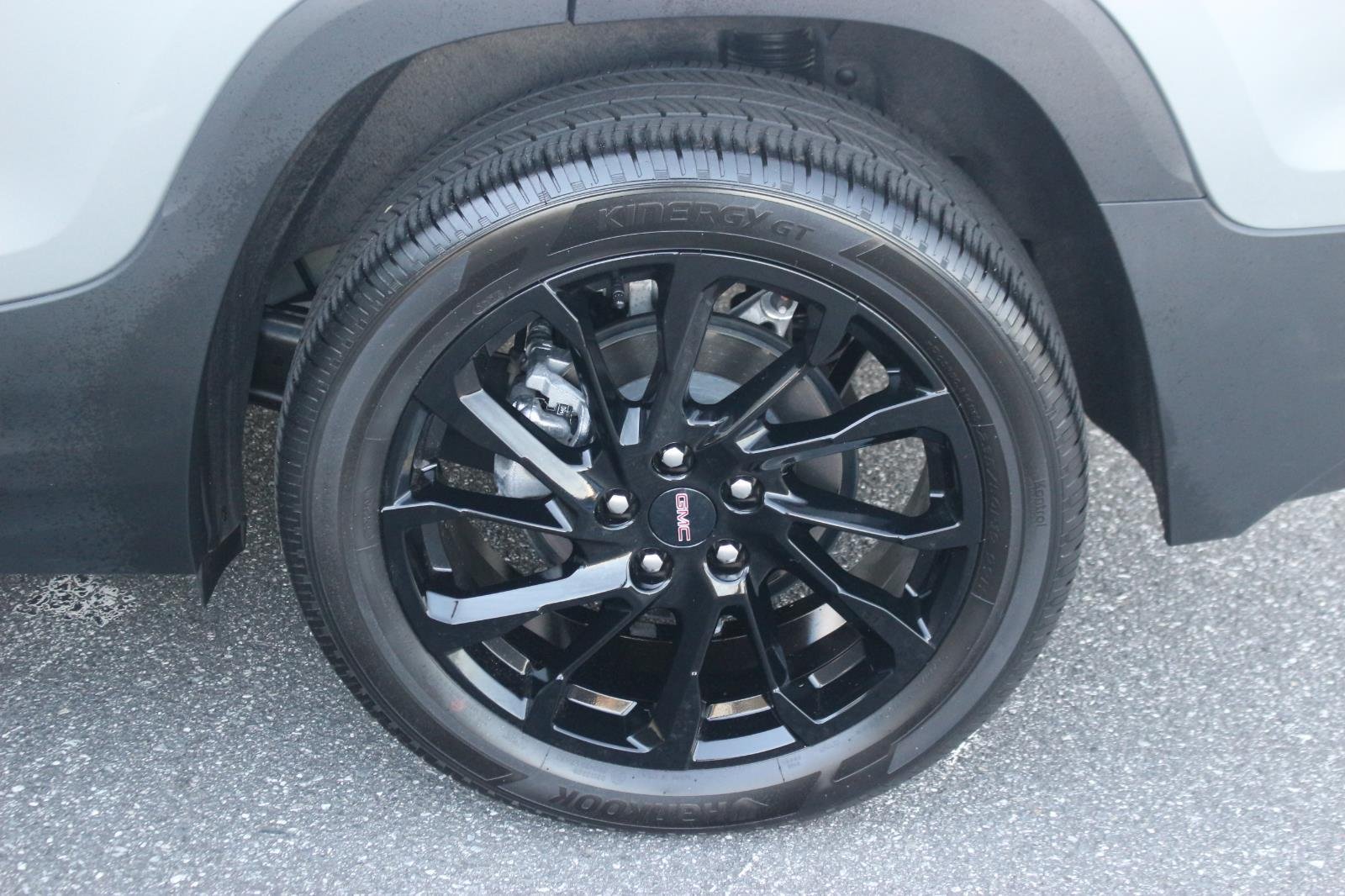 Used 2023 Sterling Metallic GMC SLE image 36