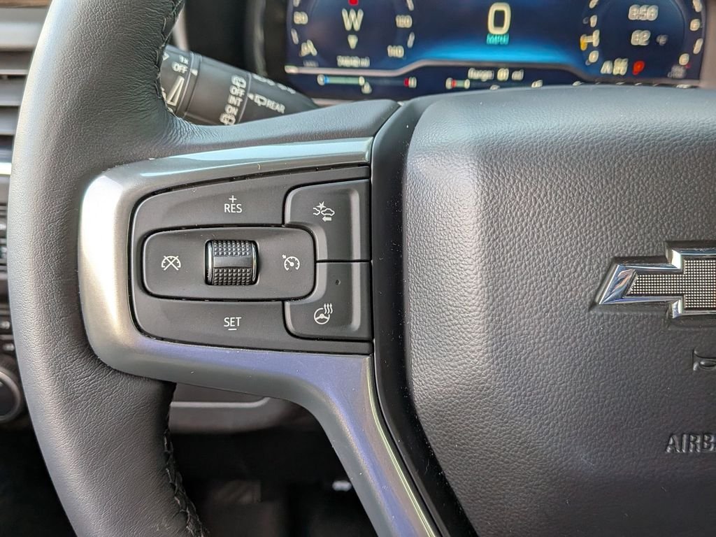 Used 2022 White Chevrolet Z71 image 21