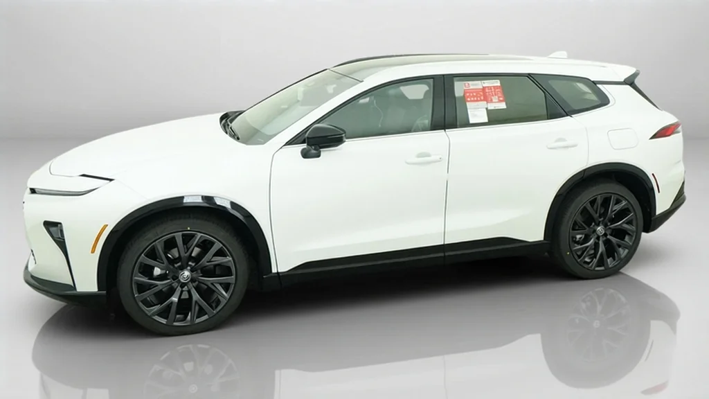 New 2026 Oxygen White Toyota Limited image 3
