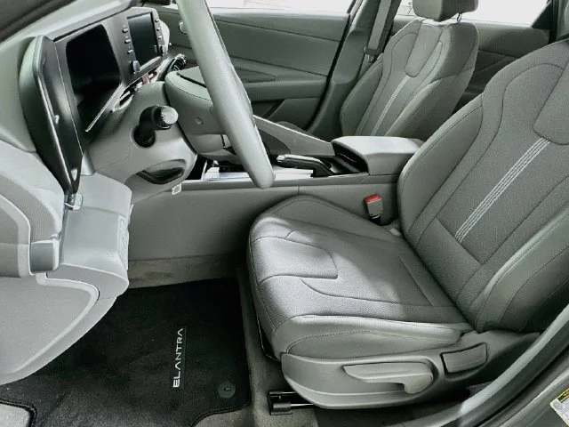 New 2026 Gray Hyundai SE image 9