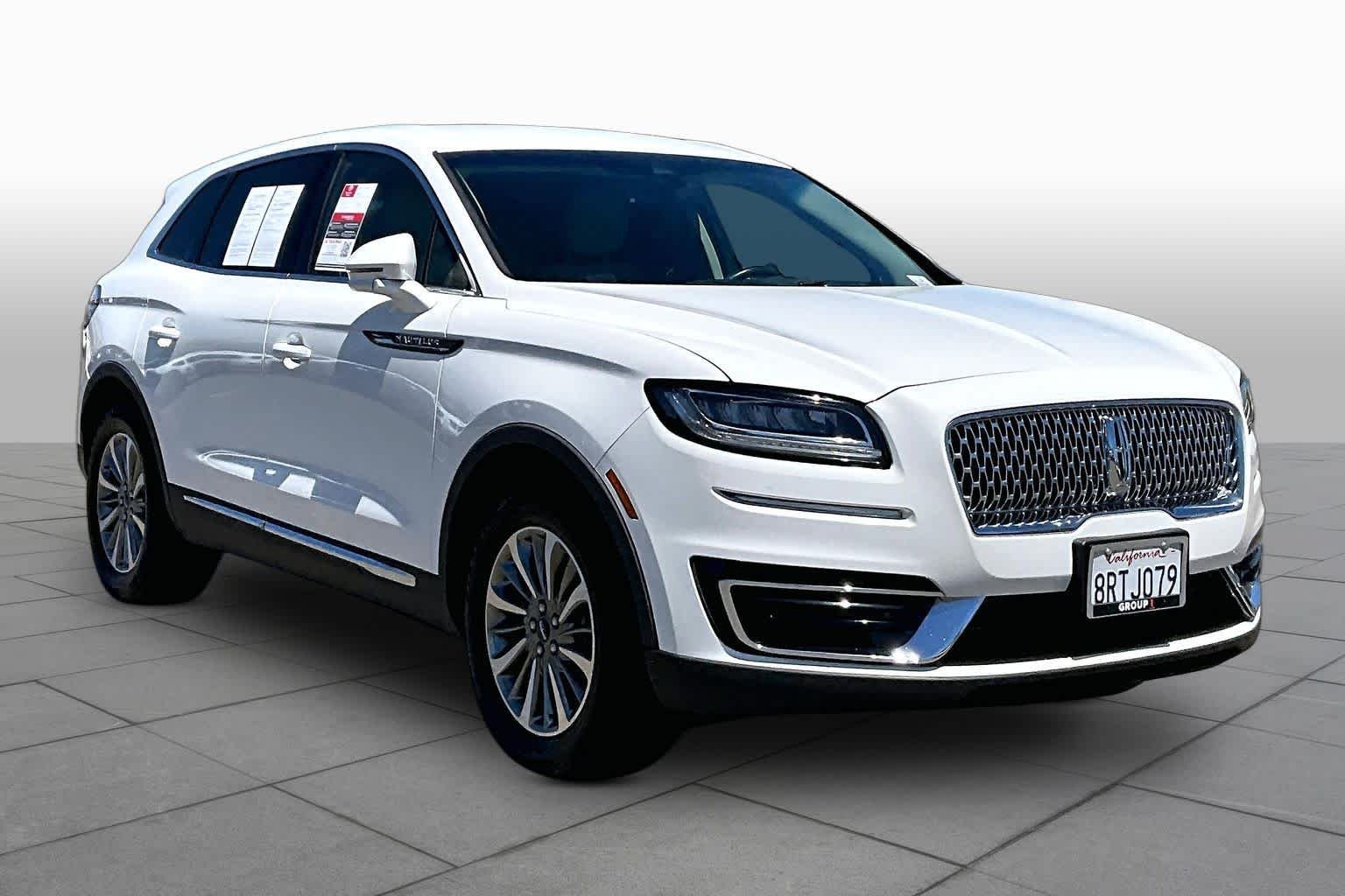 Used 2020 Pristine White Lincoln Standard image 2