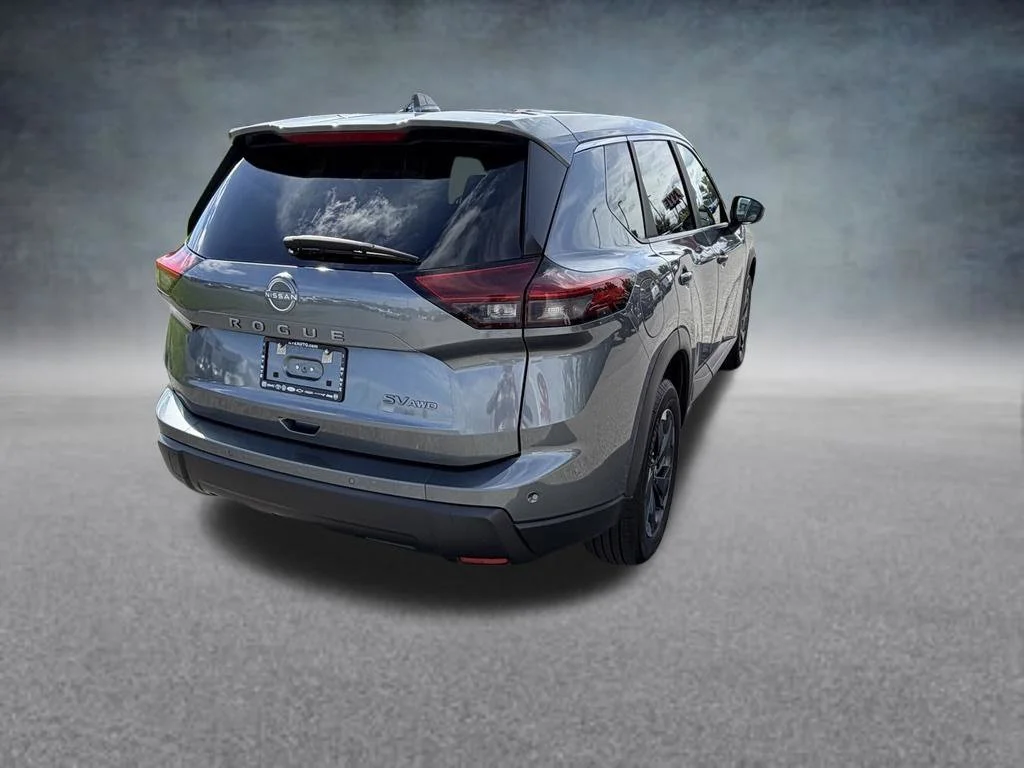 Used 2024 Gray Nissan SV image 5