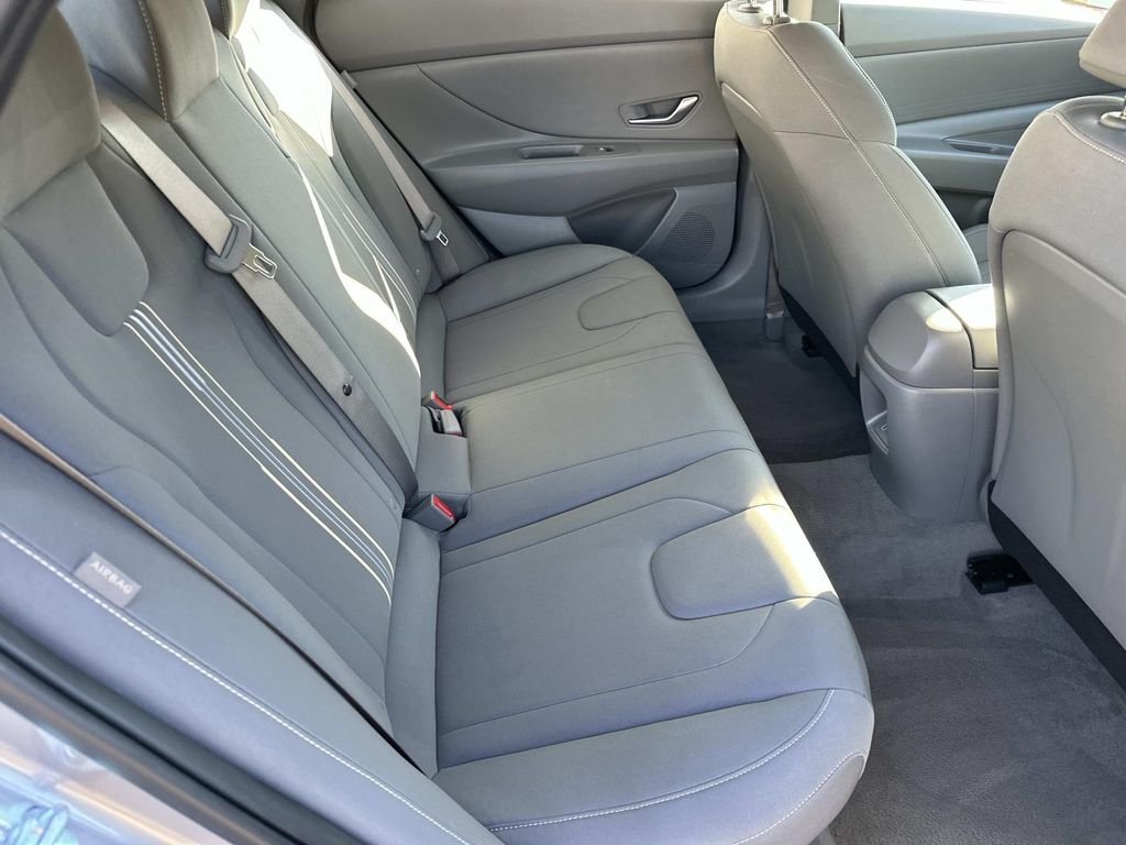 Certified Used 2025  Hyundai Blue image 15