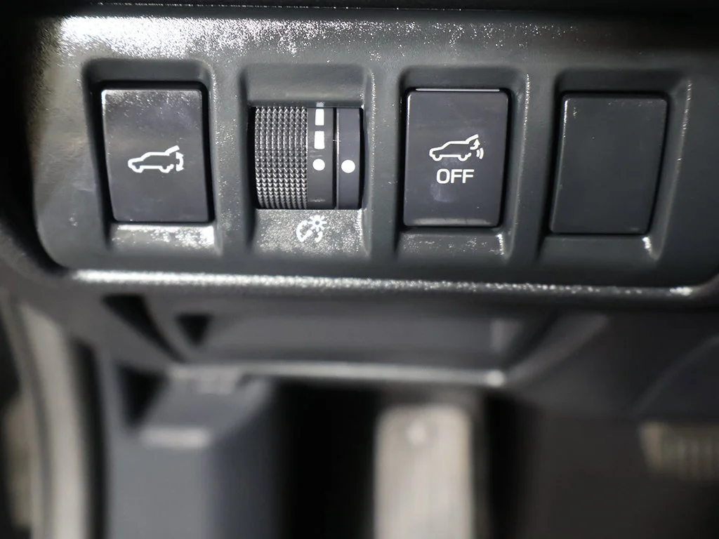 Used 2025 Black Subaru Onyx Edition image 37