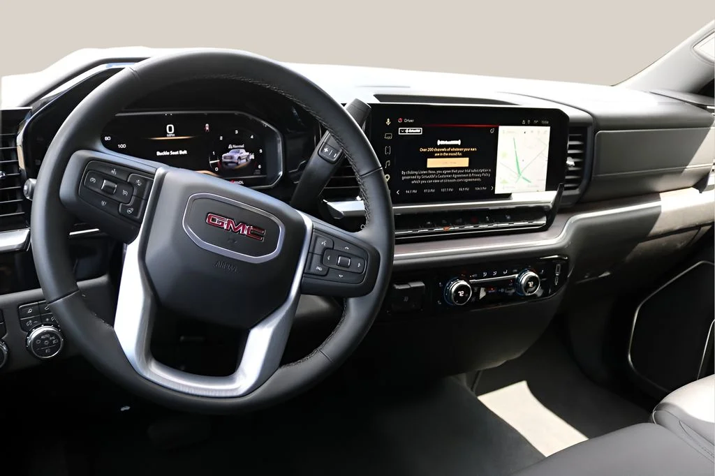 Used 2025 Silver GMC SLT image 14