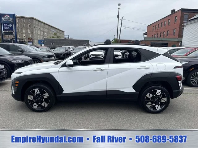 Used 2024 White Hyundai SEL image 8