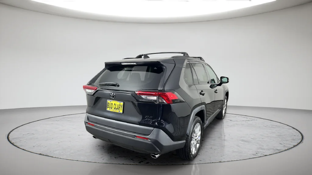 2019 Toyota RAV4 XLE Premium - Photo 8