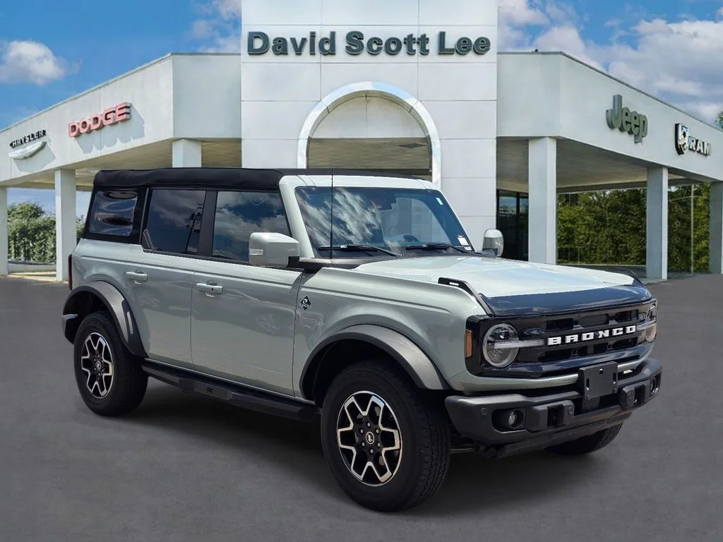 Used 2023 Gray Ford Outer Banks image 5
