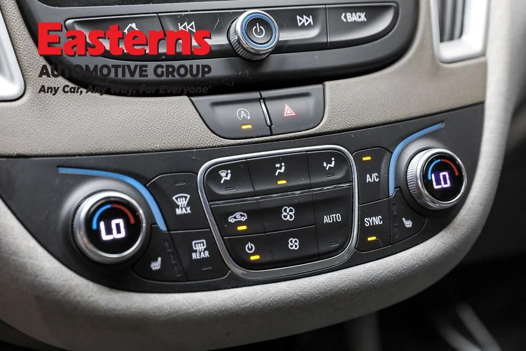 Used 2022 White Chevrolet LT image 20