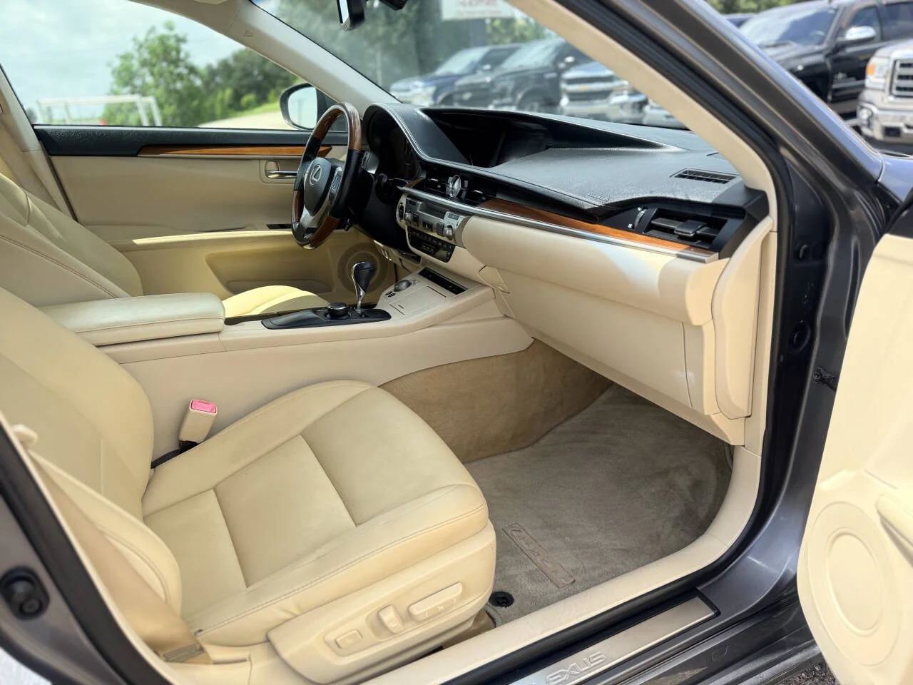 Used 2013 Gray Lexus Base 4dr Sedan image 17