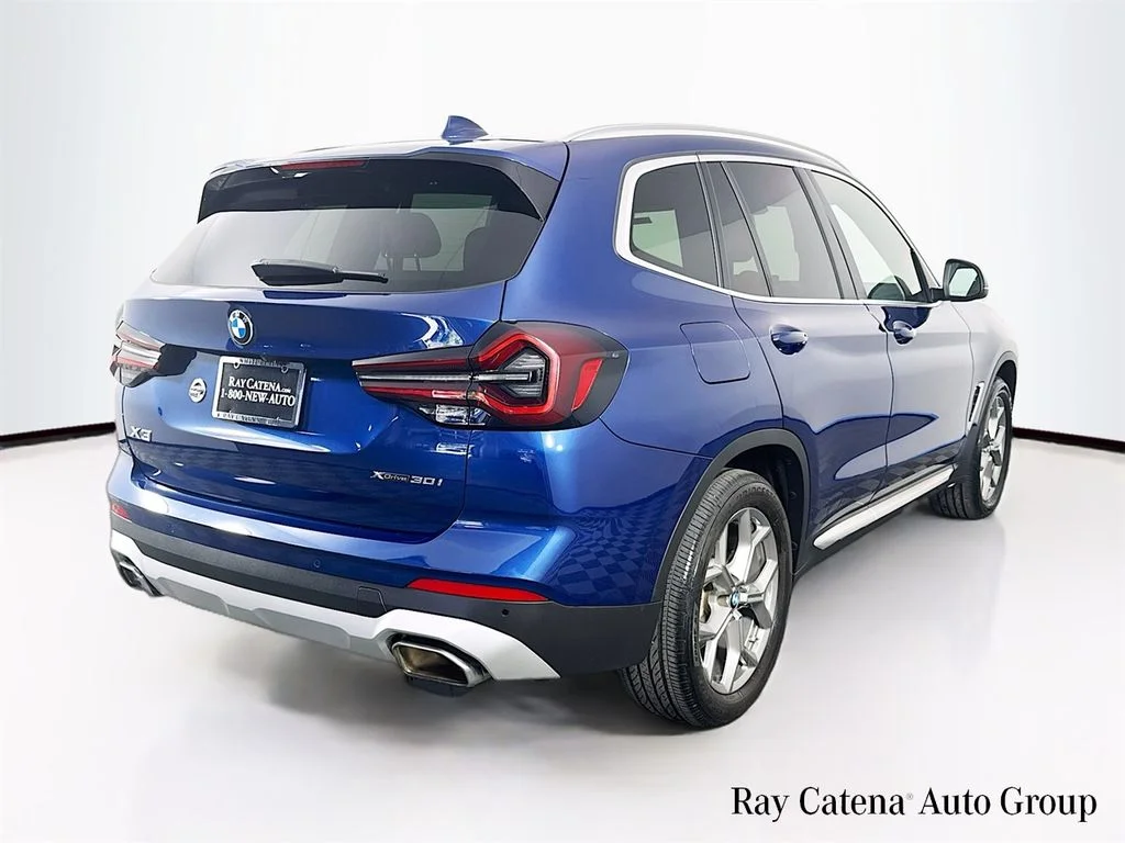 Used 2024 Blue BMW xDrive30i image 7