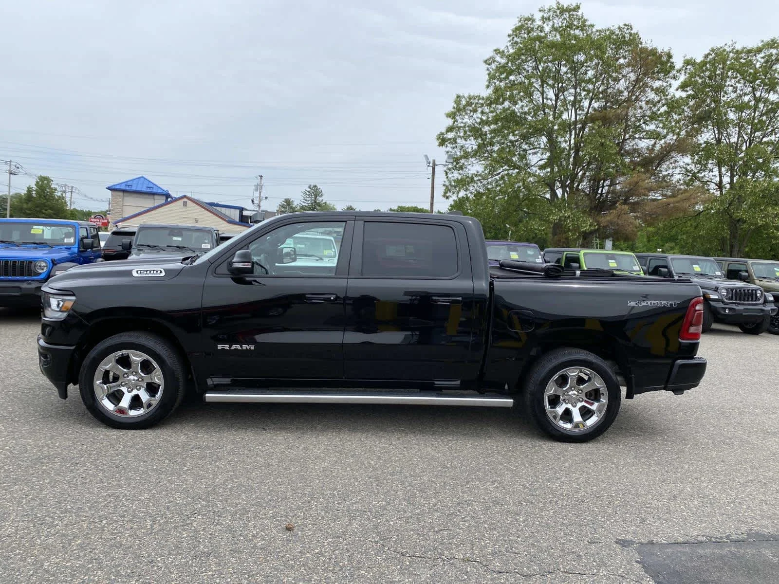 Used 2022 Diamond Black Crystal Pearlcoat Ram Big Horn image 8