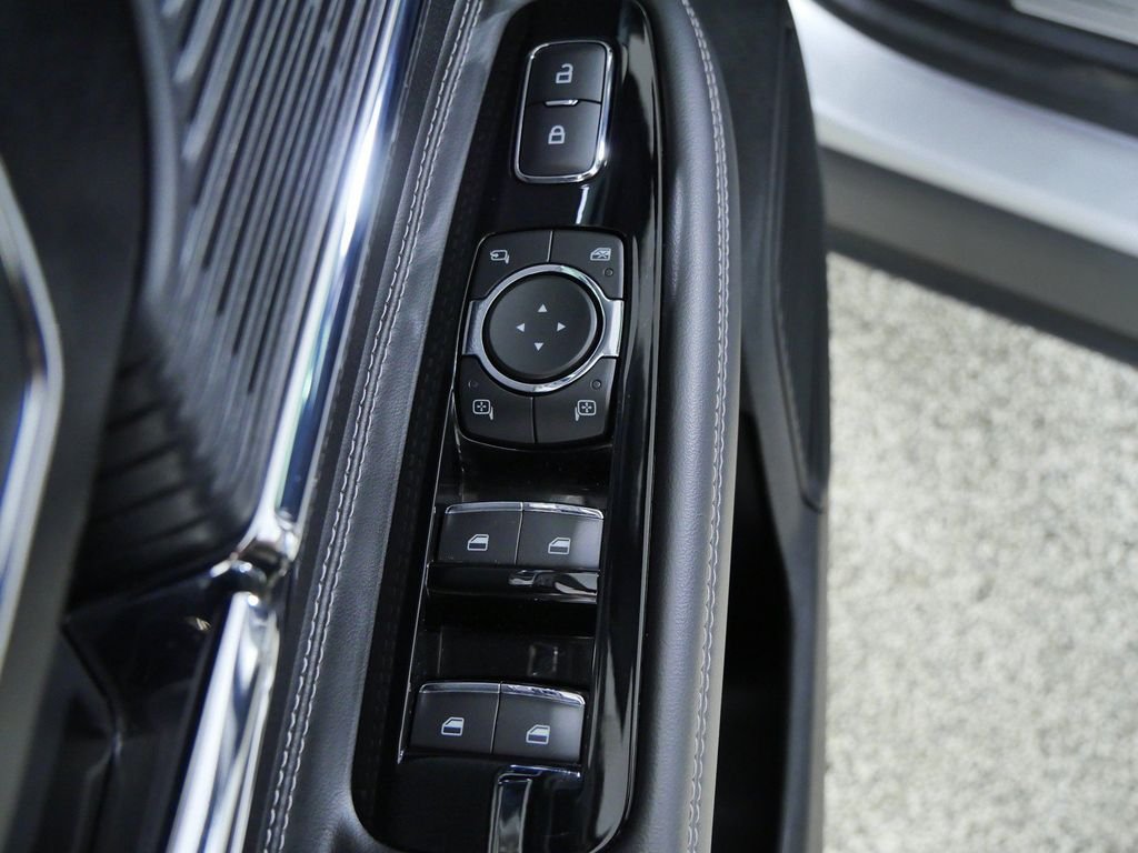 Used 2020 Silver Lincoln Standard image 35