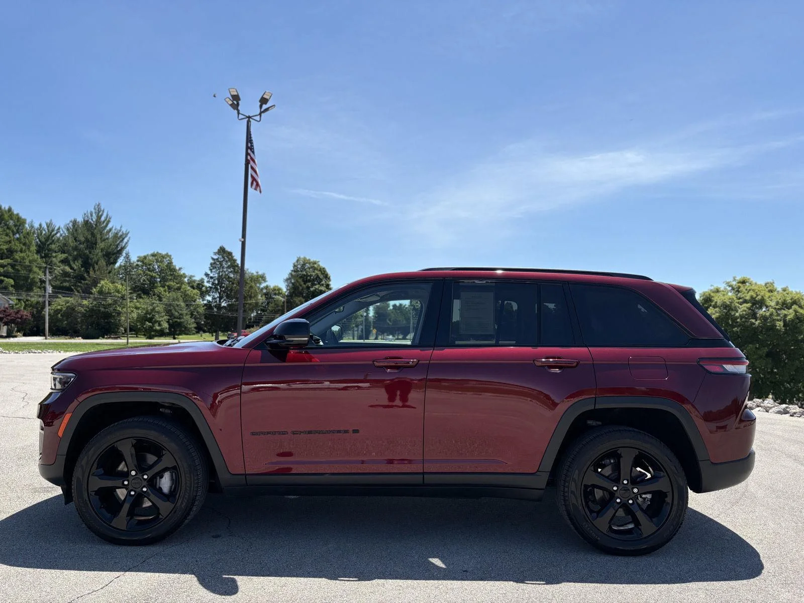 Used 2023 Velvet Red Pearlcoat Jeep Limited image 18