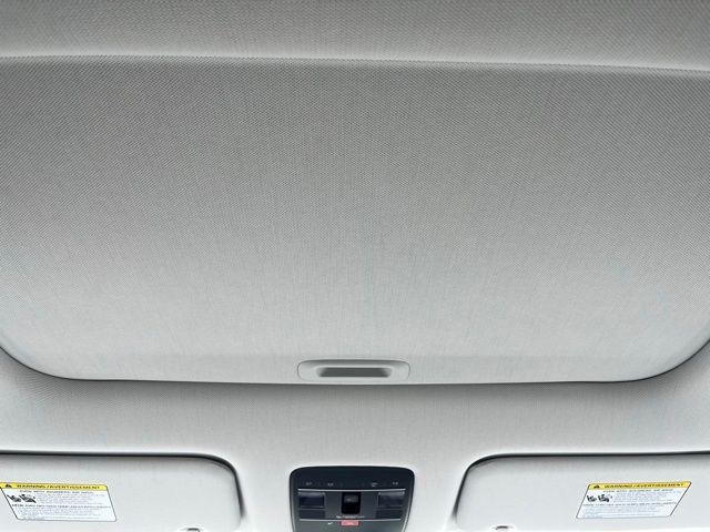 New 2026 White Hyundai SEL Premium FWD image 19