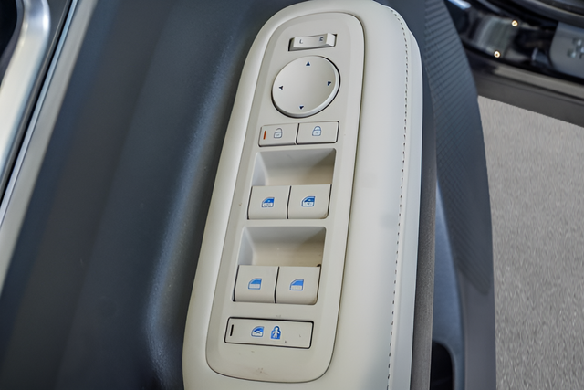 2025 Hyundai Santa Fe SEL - Photo 31