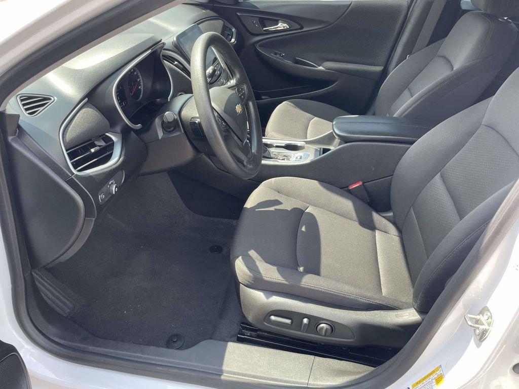 Used 2024 White Chevrolet LT image 15