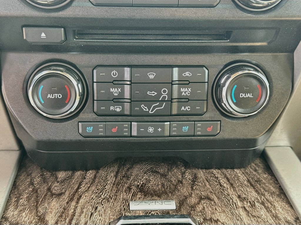 Used 2017  Ford Lariat image 16