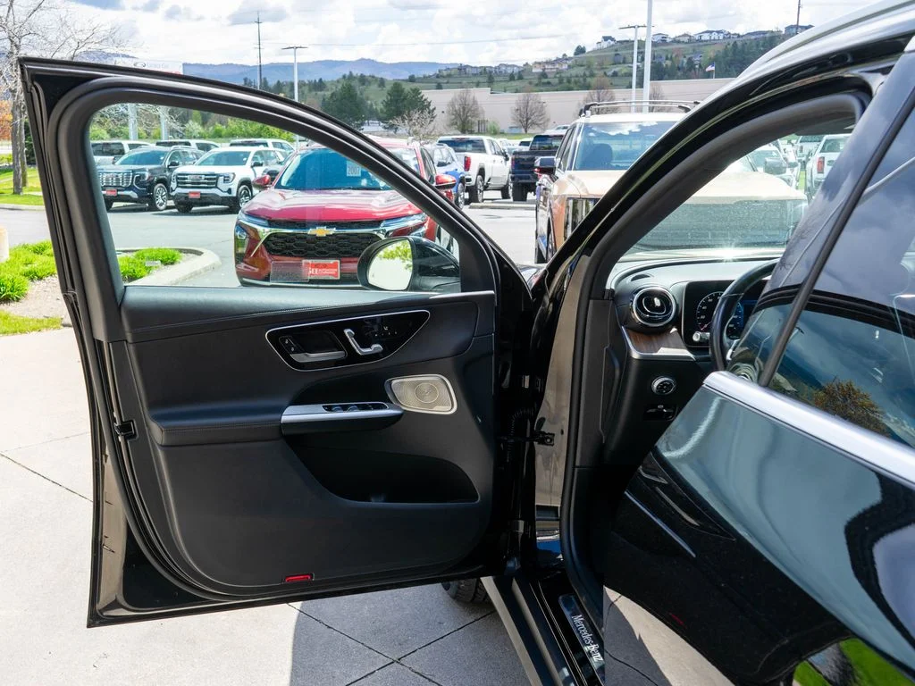 Used 2023 Black Mercedes-Benz GLC 300 image 16