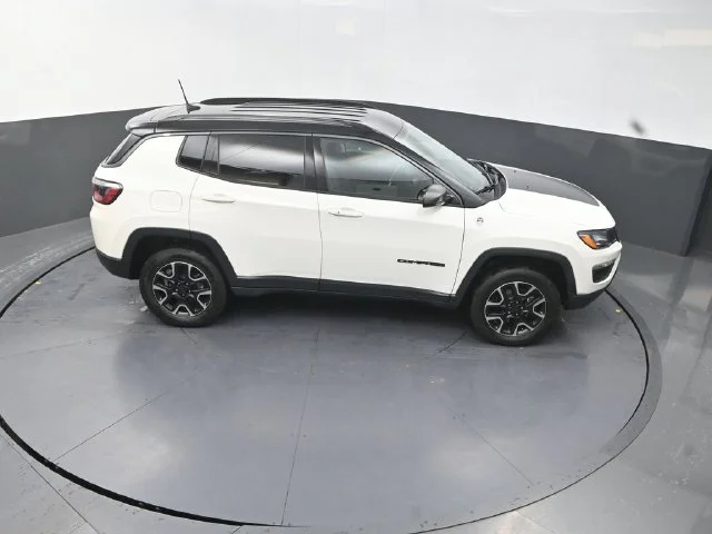 Used 2020 White Jeep Trailhawk image 30