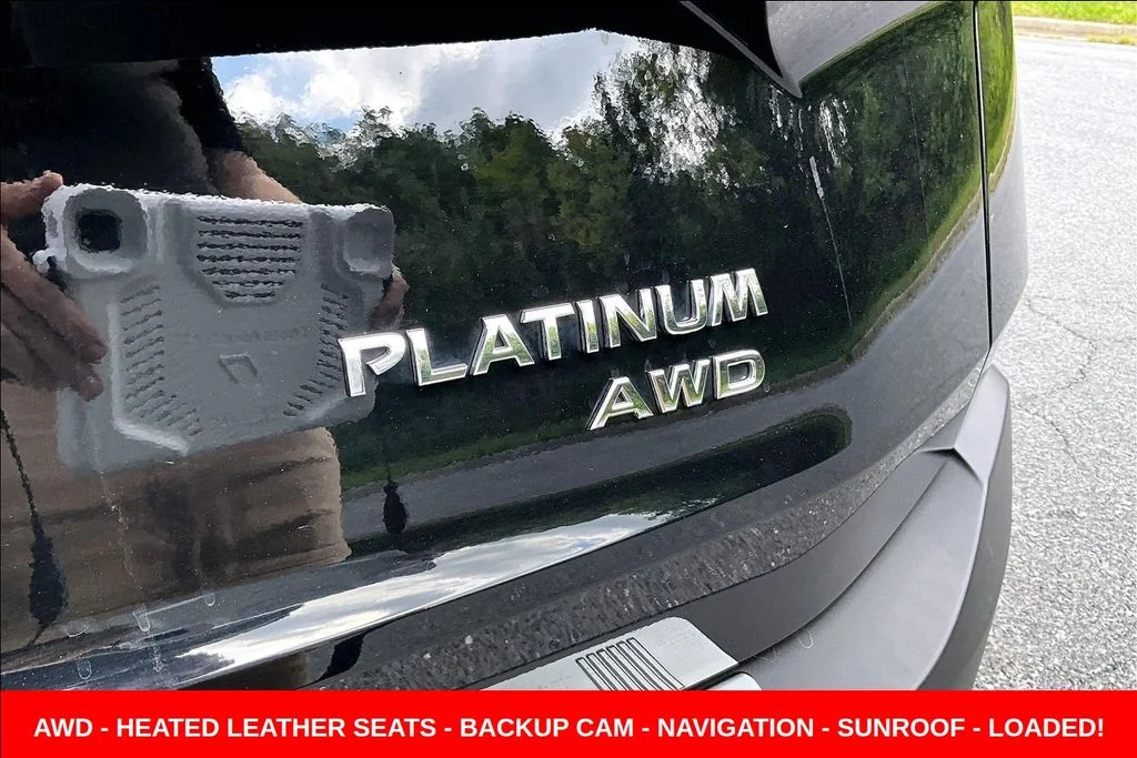 Used 2023 Black Nissan Platinum image 23