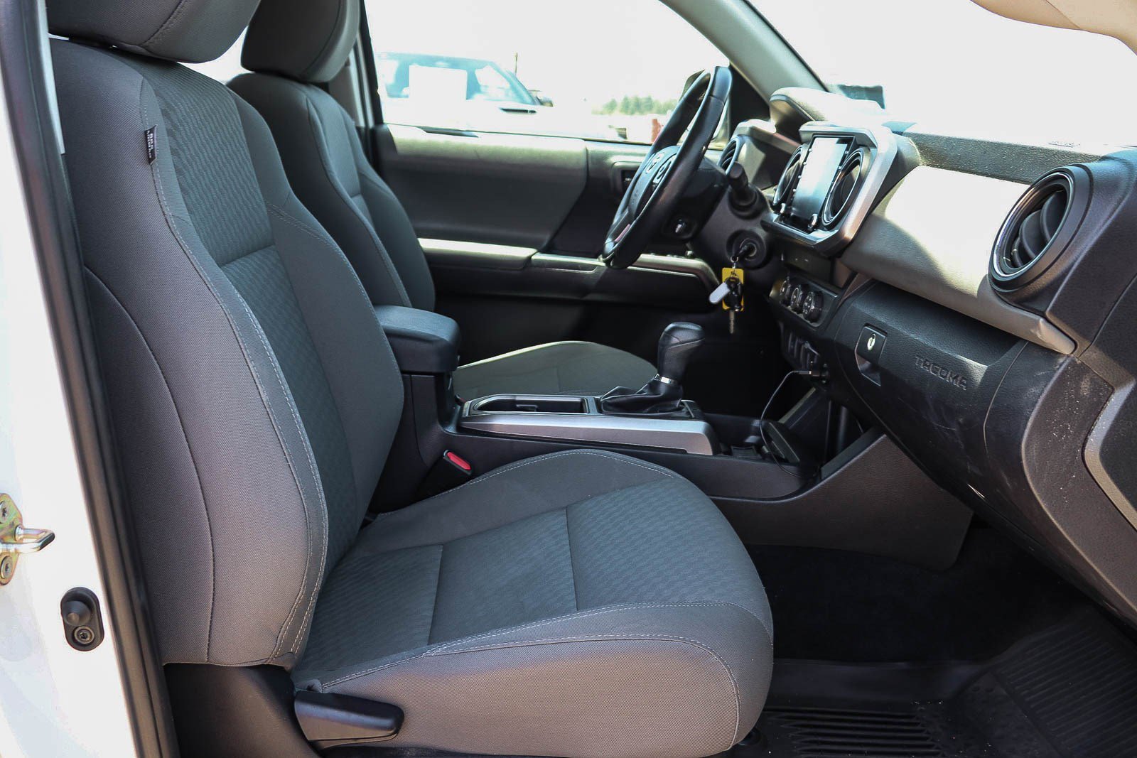 Used 2020 Super White Toyota SR5 image 15