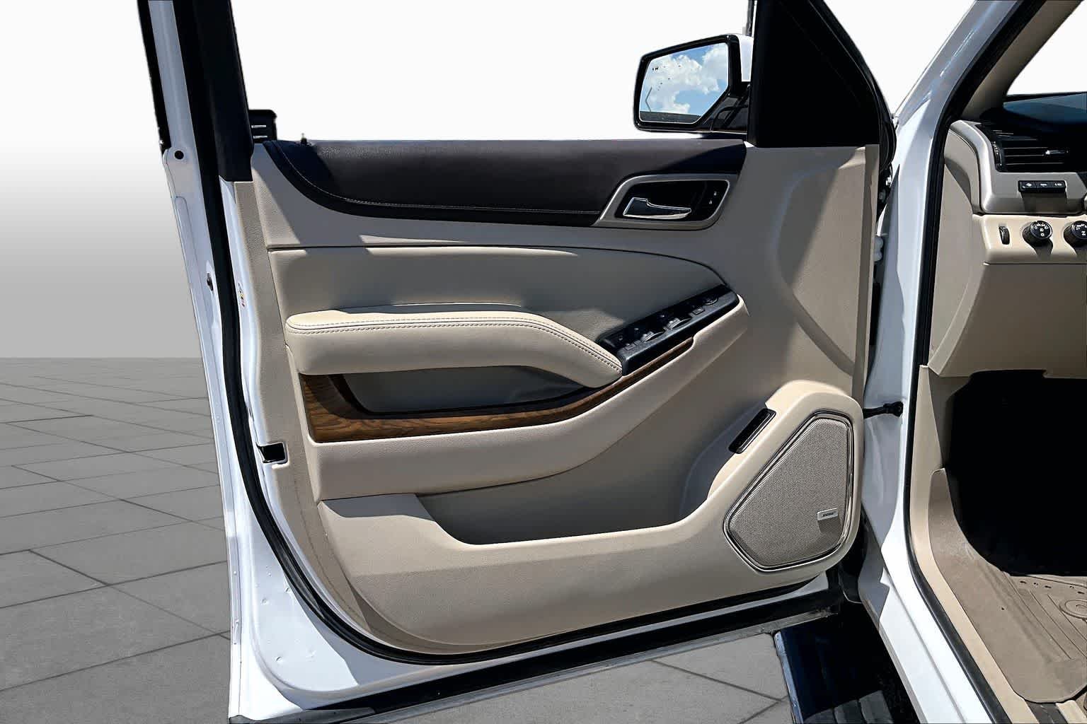 Used 2019 Summit White GMC Denali image 22
