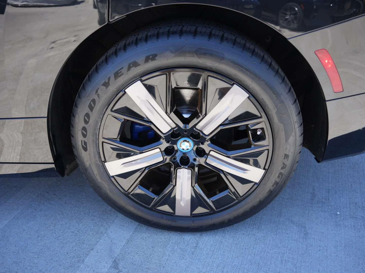 Used 2024 Black Sapphire Metallic BMW xDrive50 Sports Activity Vehicle image 6