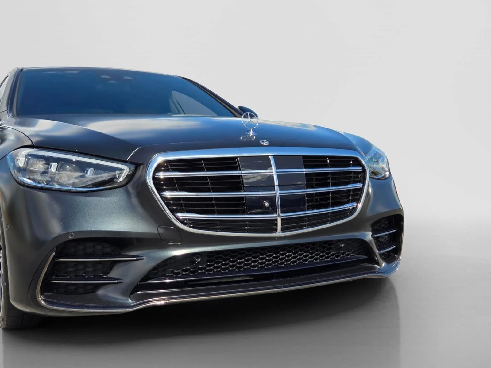 Used 2023 MANUFAKTUR Night Black Magno Mercedes-Benz S 500 image 9