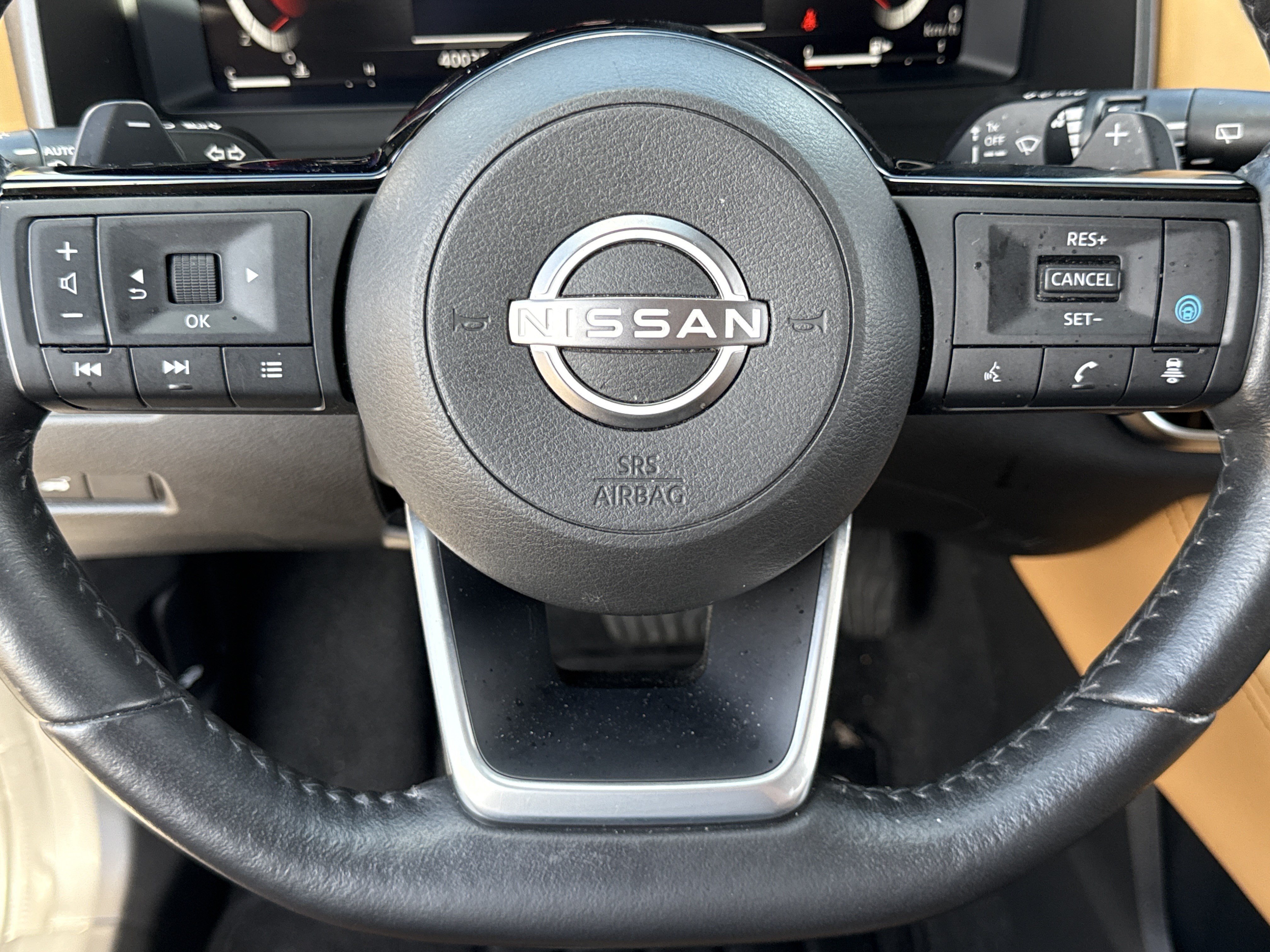 Used 2023 Super Black Nissan Platinum image 14