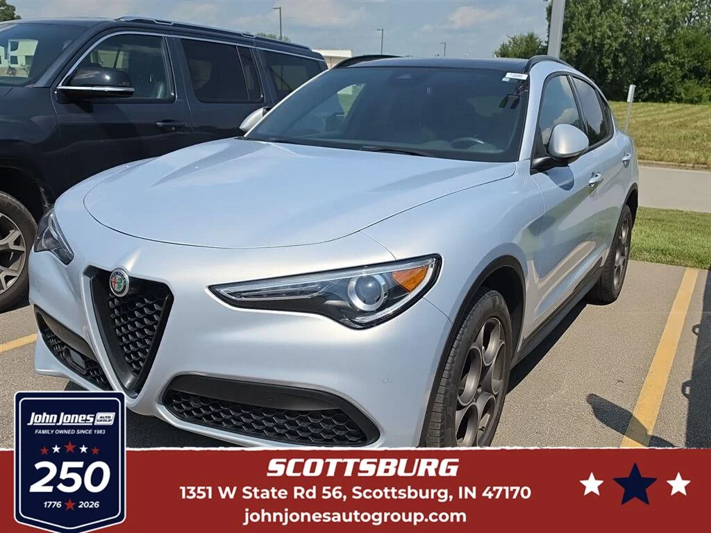 Used 2023 Moonlight Gray Metallic Alfa Romeo Sprint image 1