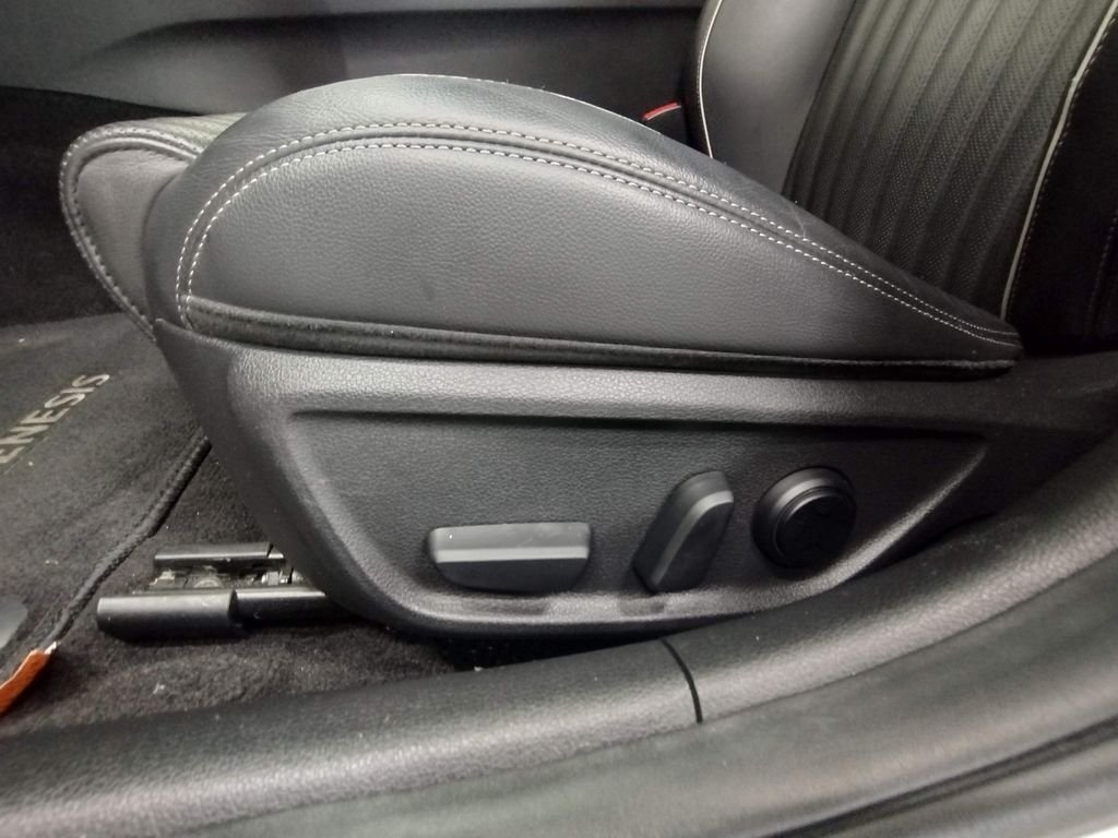 Used 2020 White Genesis 2.0T image 23