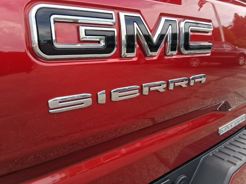 Used 2023 Volcanic Red Tintcoat GMC Elevation image 27