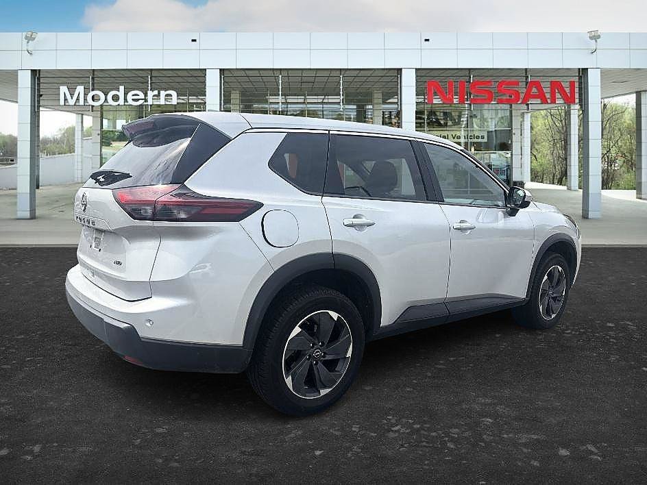Certified Used 2025 Brilliant Silver Metallic Nissan SV image 5