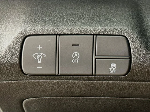 New 2026 Hyundai ELANTRA SE