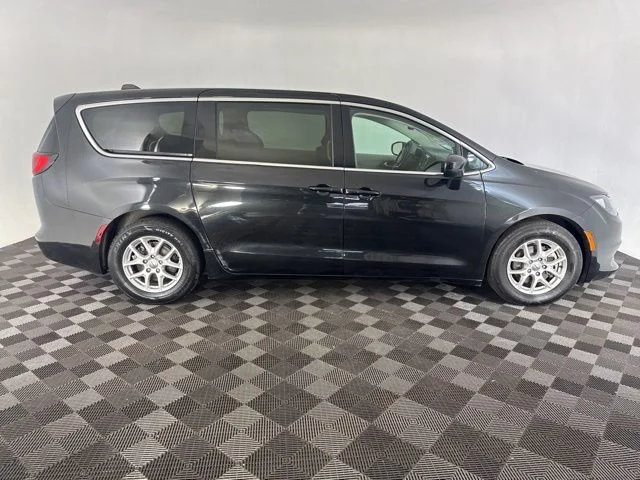Used 2023 Black Chrysler LX image 4