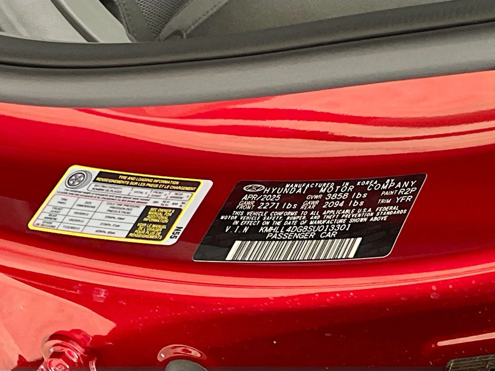 Used 2025 Ultimate Red Hyundai SE image 31