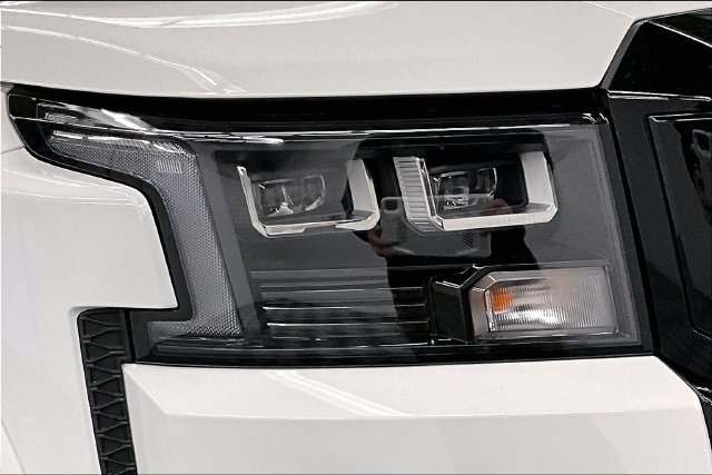 New 2026 Glacier White Nissan SV image 14