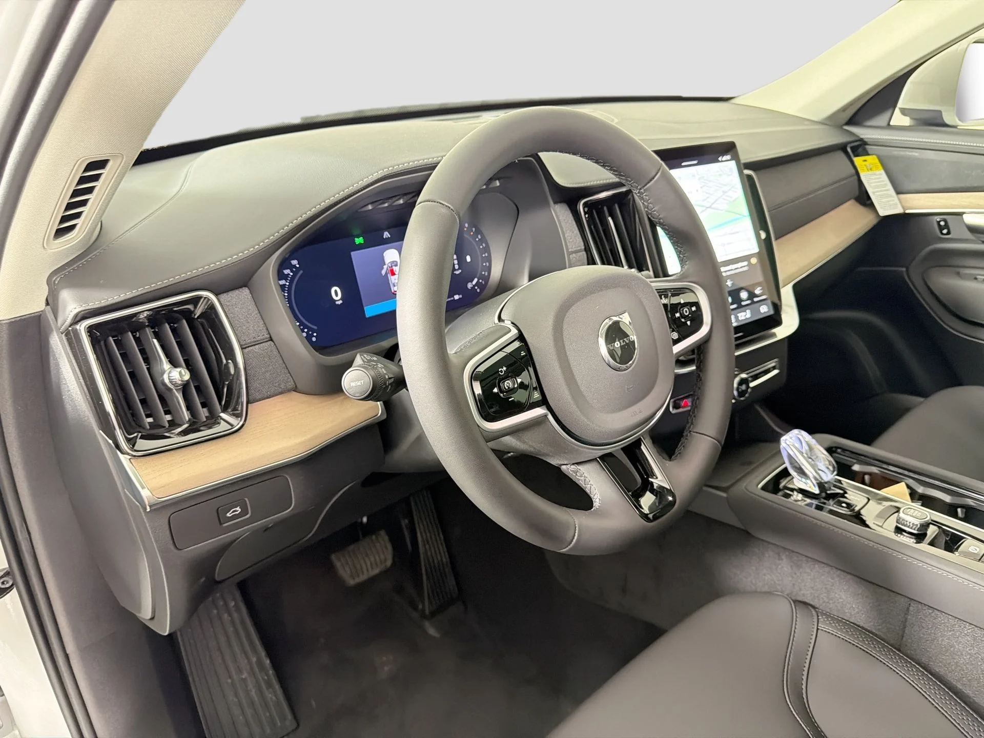 New 2026 Crystal White Volvo Plus image 10