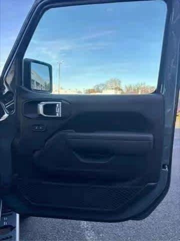 Used 2025 Anvil Clearcoat Jeep Sport S image 15