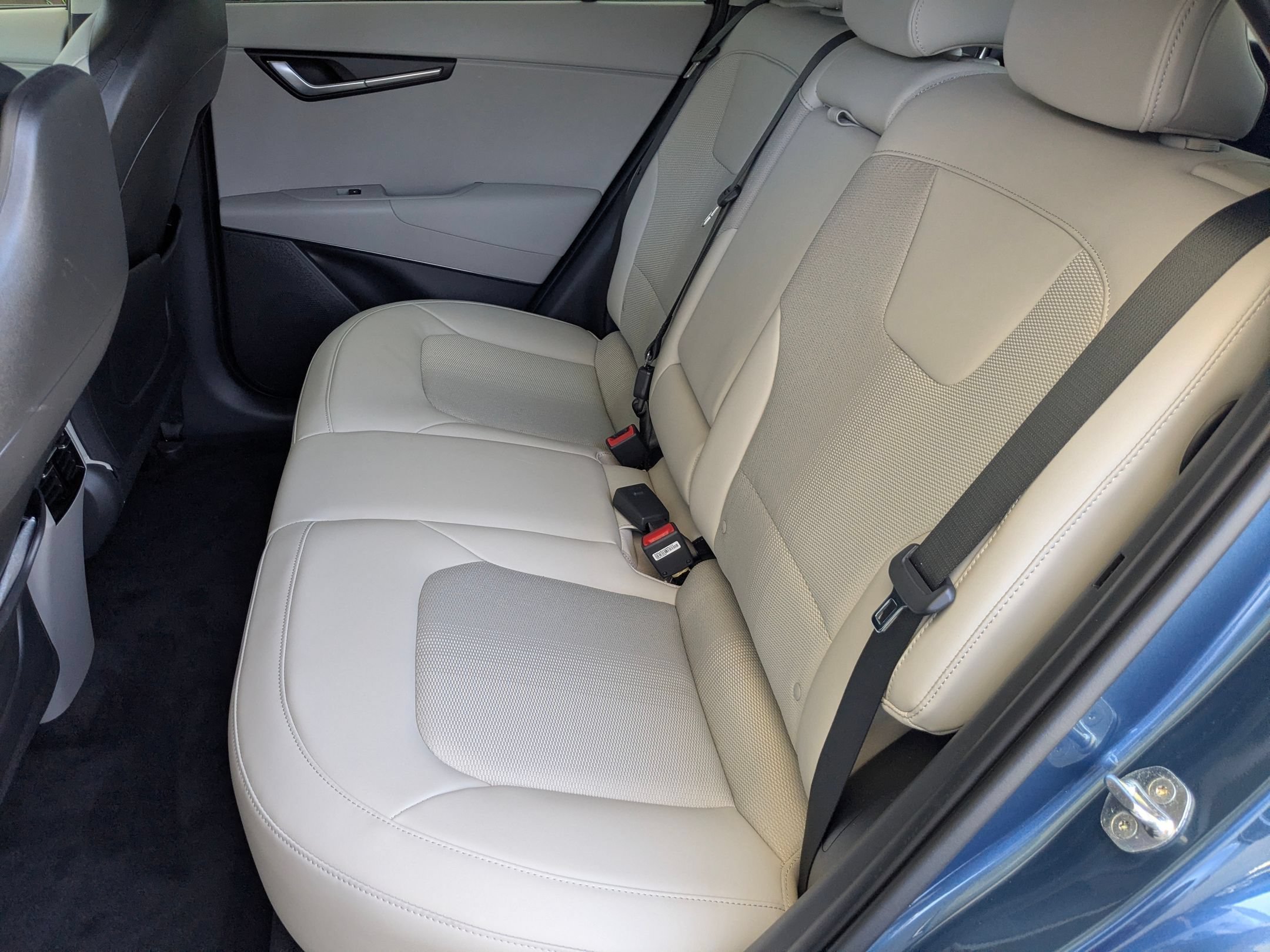 Used 2023 Mineral Blue Kia Wind image 23