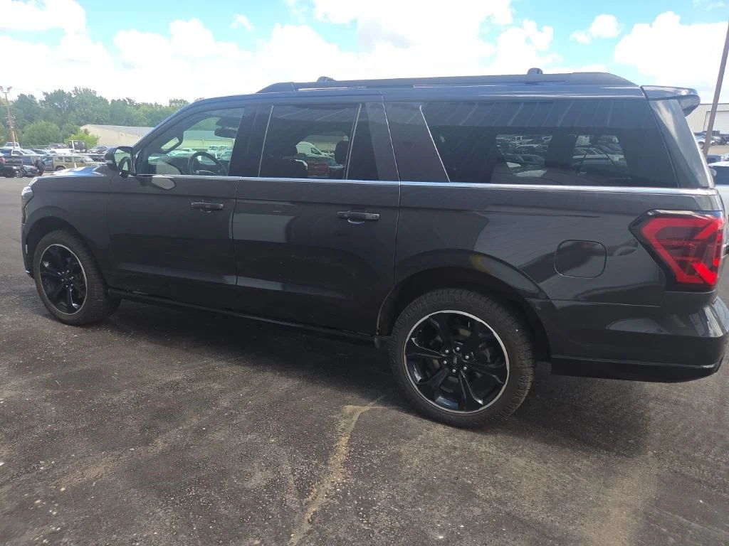 Certified Used 2023  Ford Limited image 5