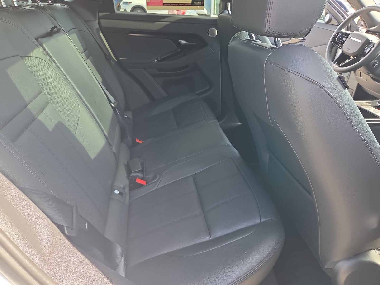 Used 2024 Fuji White Land Rover Dynamic SE image 22