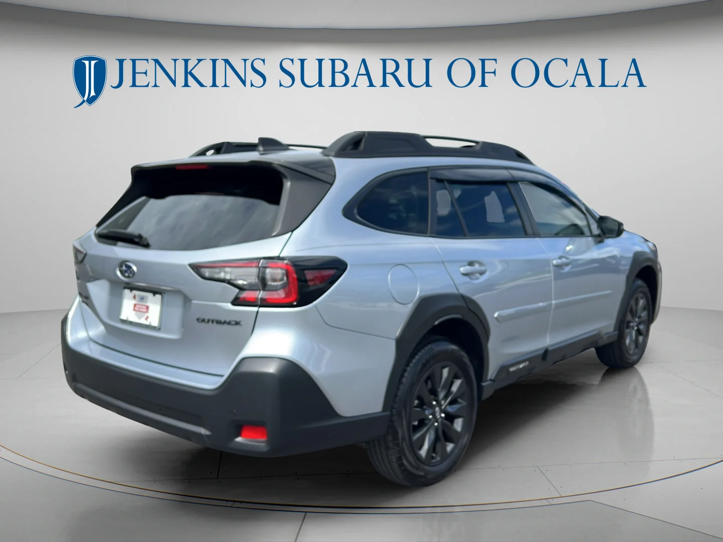 Used 2025 Ice Silver Metallic Subaru Onyx Edition image 3