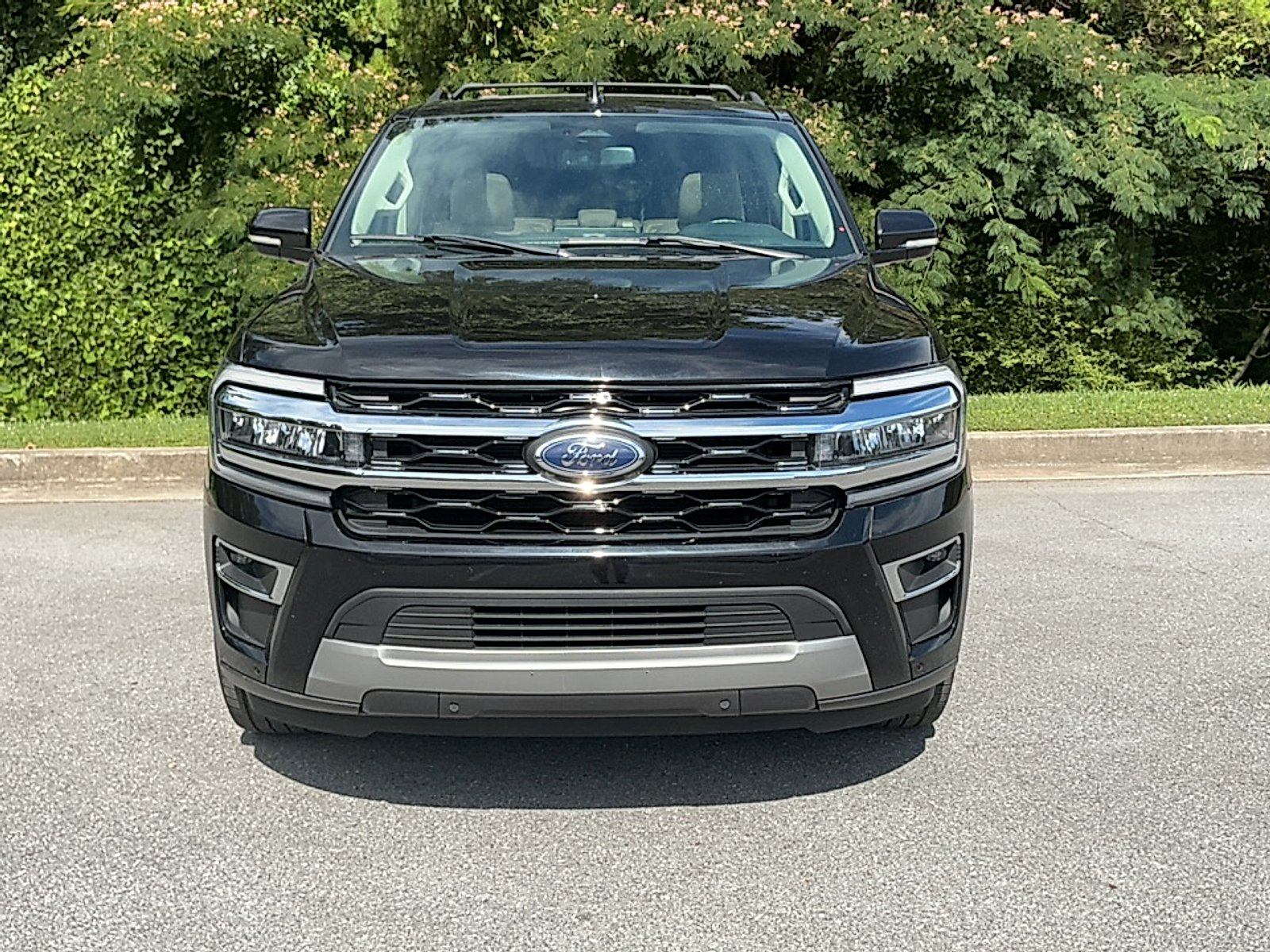 Used 2024  Ford Limited image 19