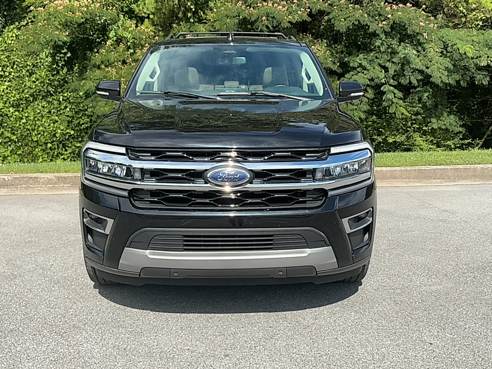 Used 2024  Ford Limited image 19