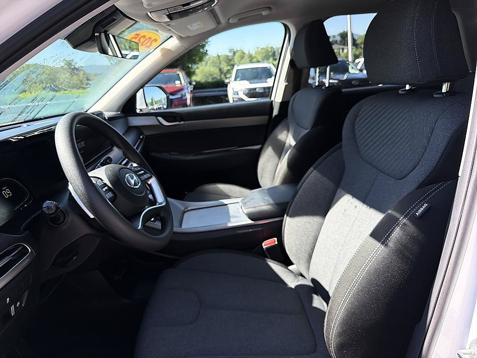 Used 2025 Hyper White Hyundai SE image 11