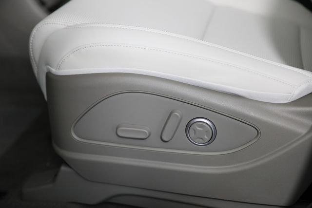 New 2026 Gray Hyundai SEL Premium 8P image 49