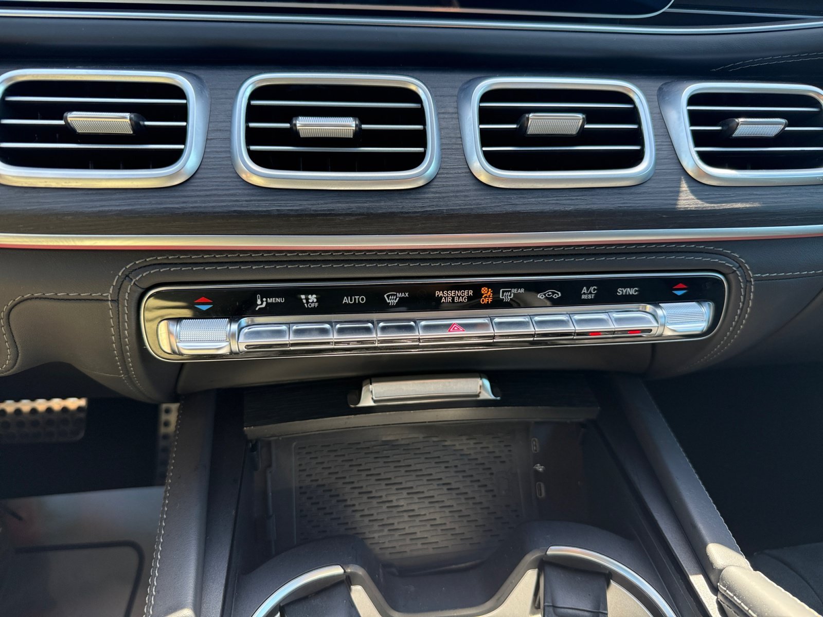 Used 2024 MANUFAKTUR Alpine Gray Mercedes-Benz GLE 53 AMG® image 13