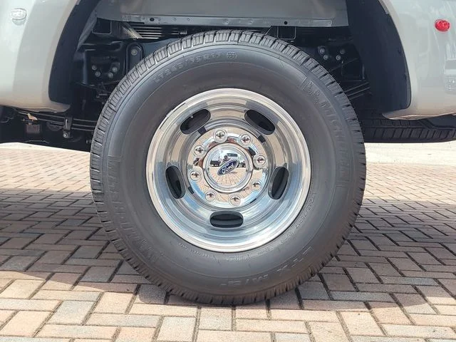 New 2026 Avalanche Ford Lariat image 8